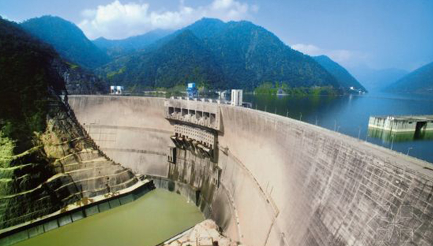 二滩水电站闸门喷锌防腐工程