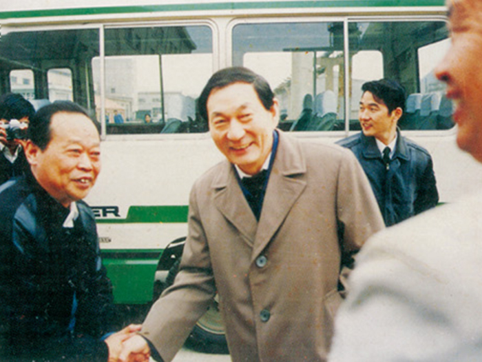 原国务院总理朱镕基来连云港碱厂视察